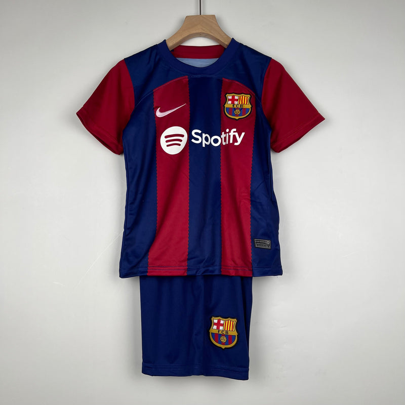 Equipación infantil local Barcelona 2023-24